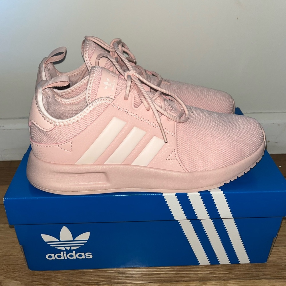 Adidas Sneakers